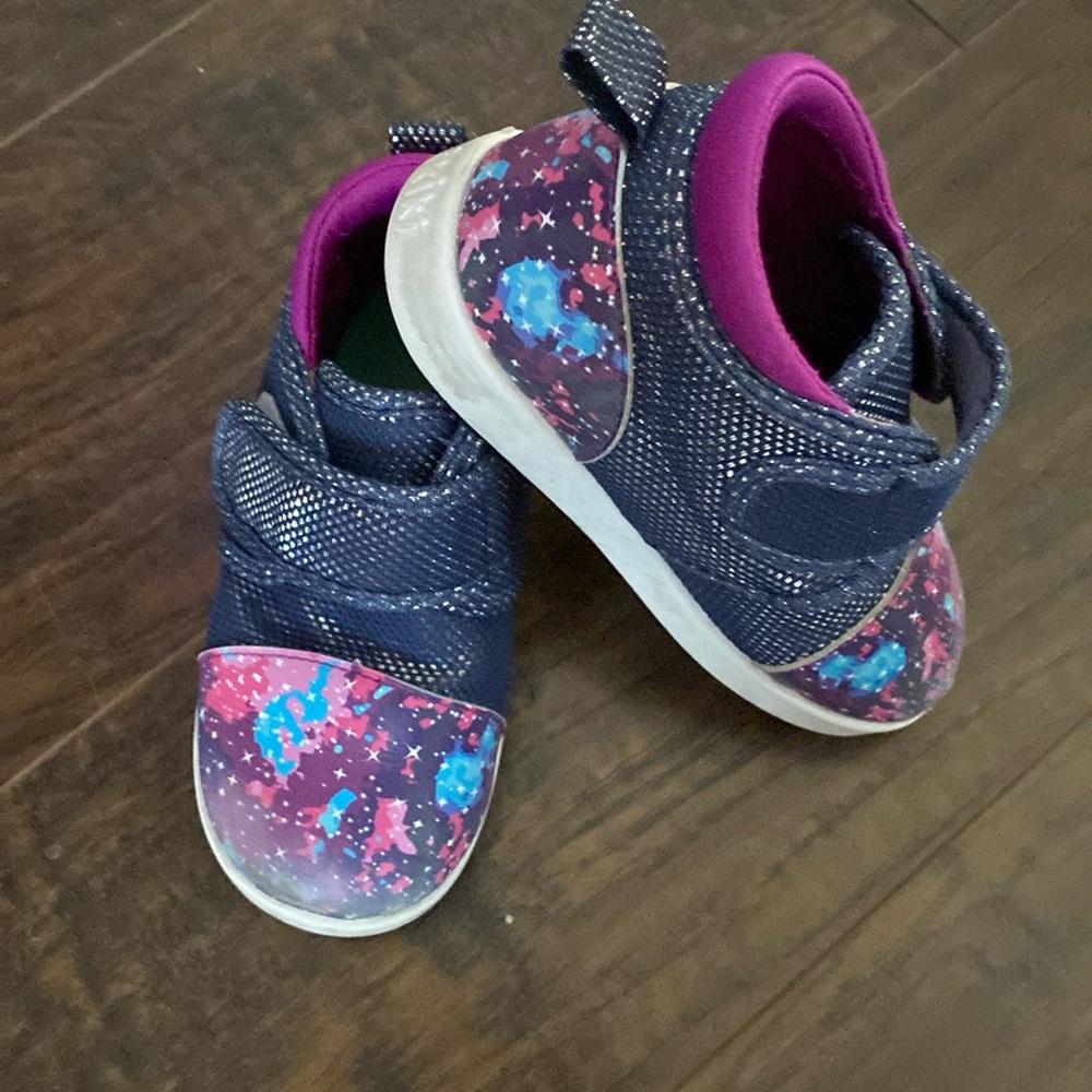 Ikki sneakers for toddler girl